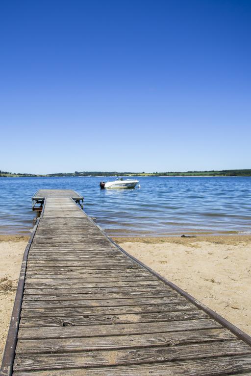 Beau-Rivage Du Lac De Pareloup Salles-Curan Exterior photo